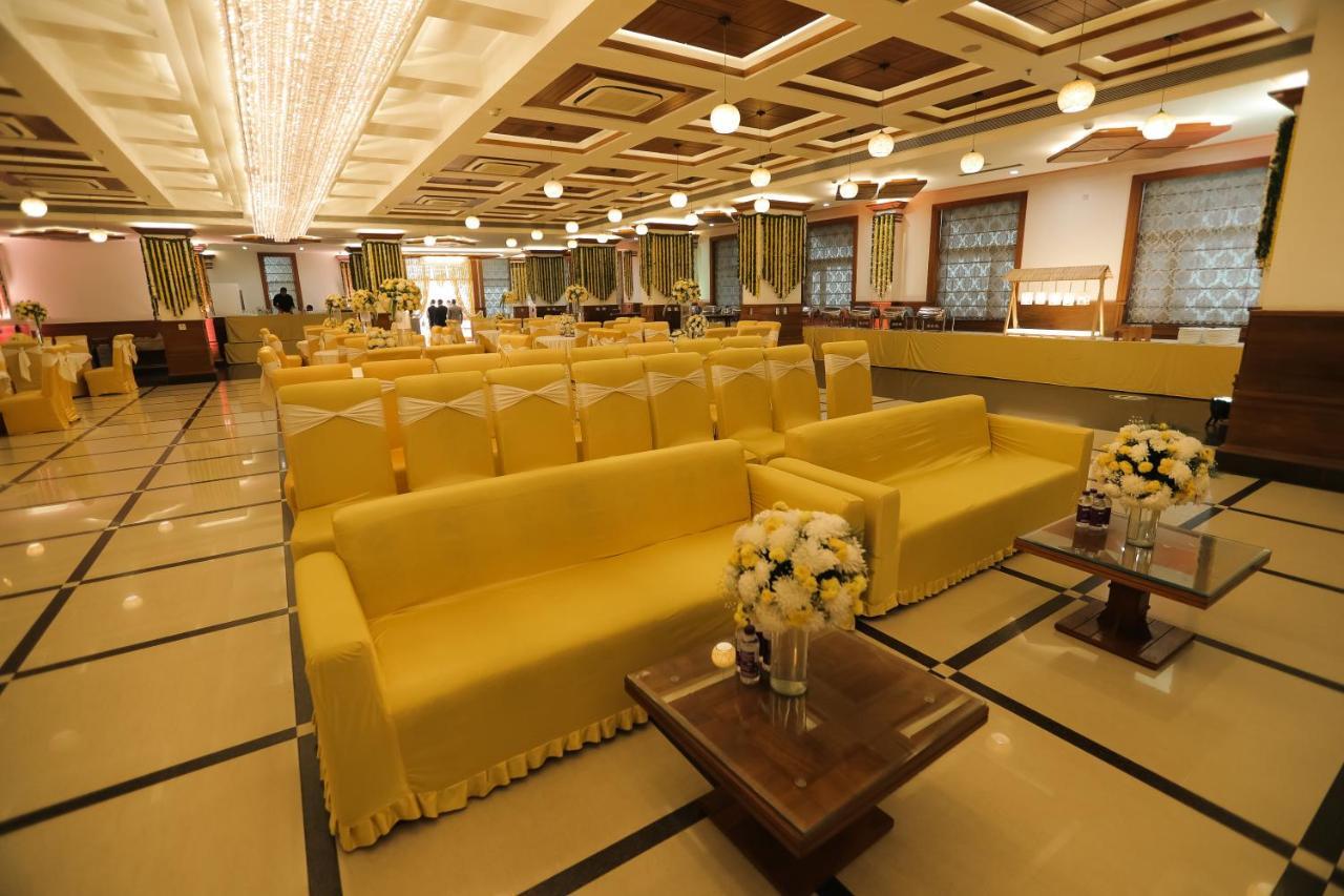 Hotel Saffron Leaf Дехрадун Экстерьер фото