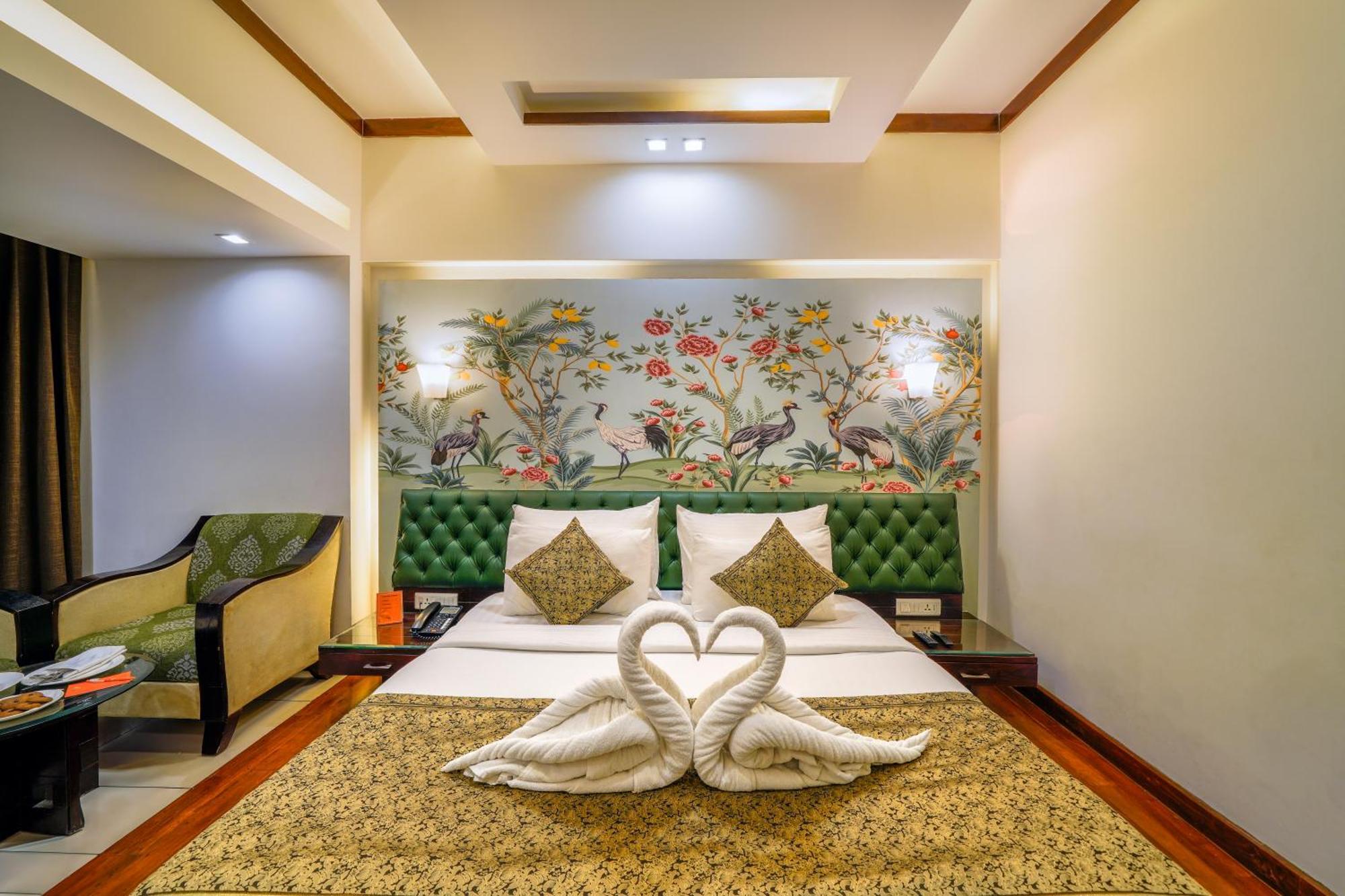 Hotel Saffron Leaf Дехрадун Экстерьер фото