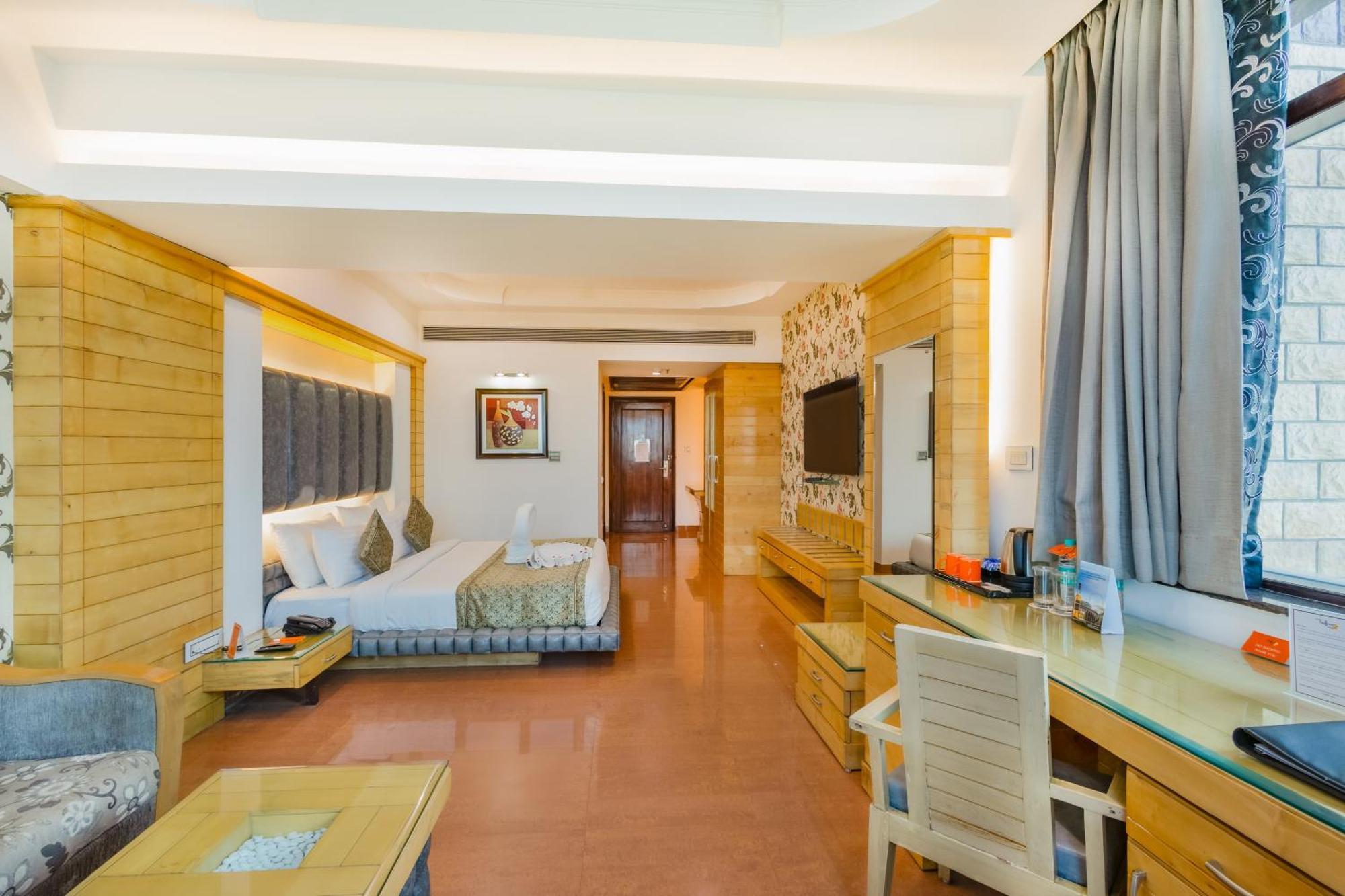 Hotel Saffron Leaf Дехрадун Экстерьер фото