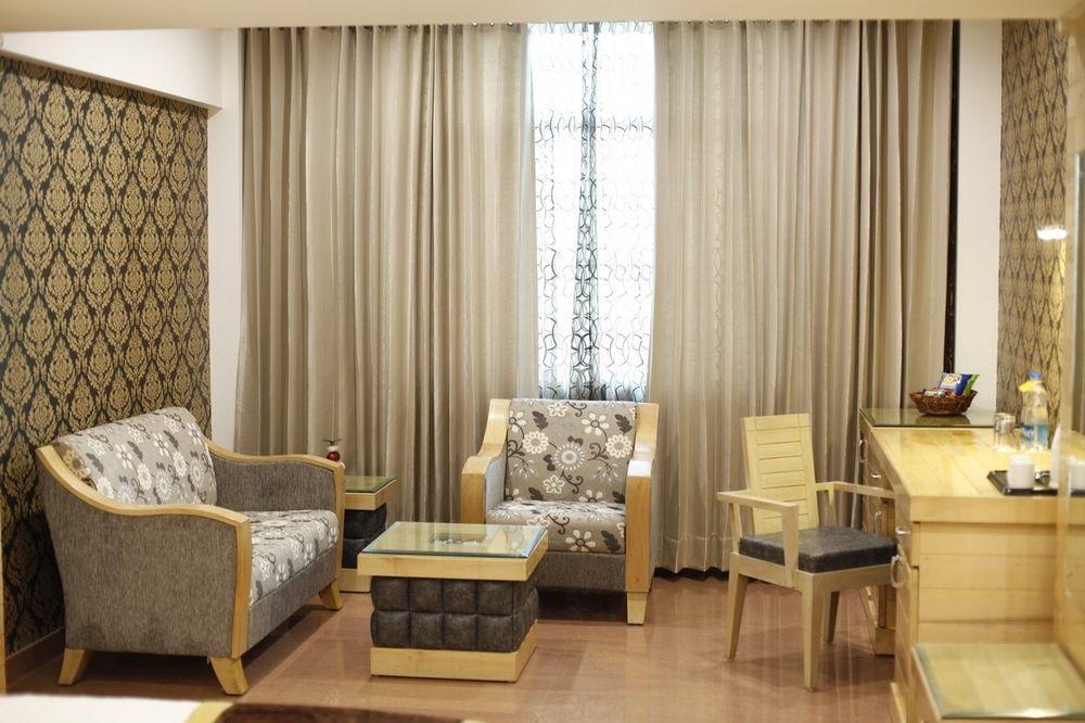 Hotel Saffron Leaf Дехрадун Экстерьер фото